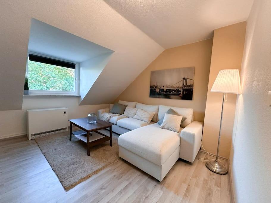 Zentrale Wohnung Fuer 4 Mit Bett Und Schlafcouch 에센 외부 사진